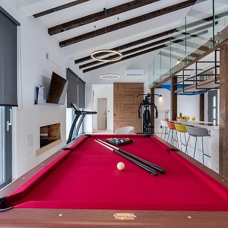 Villa T, Spacious With Heated Pool, Hot Tub & Sauna Rastevic Екстер'єр фото