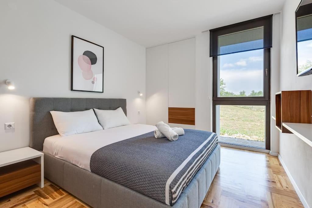 Villa T, Spacious With Heated Pool, Hot Tub & Sauna Rastevic Екстер'єр фото