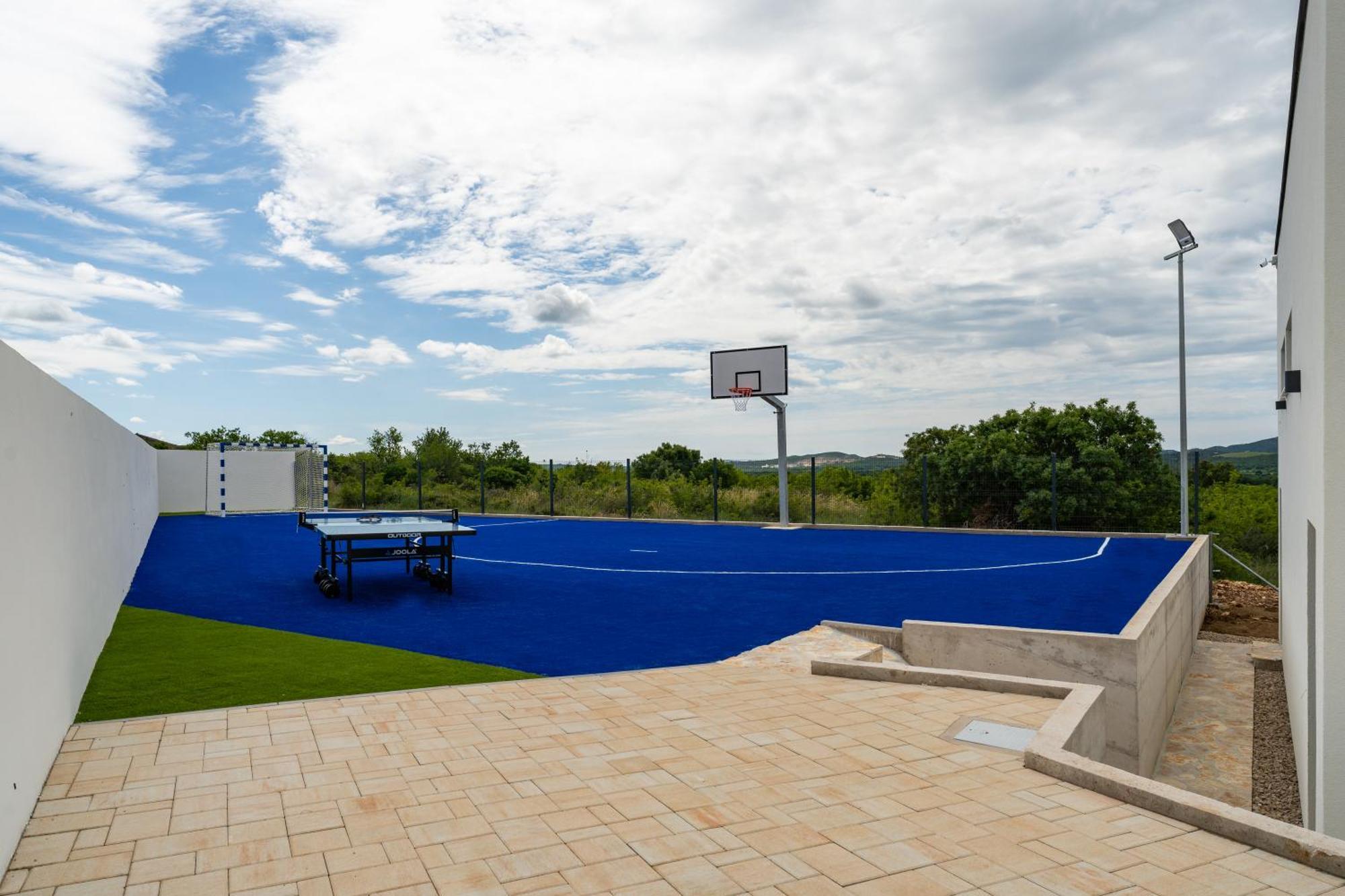 Villa T, Spacious With Heated Pool, Hot Tub & Sauna Rastevic Екстер'єр фото